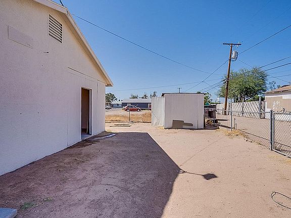 3rd image of 514 W 12th St