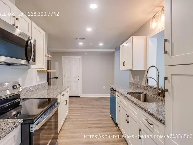16201 Cervantes Ct — Photo 3