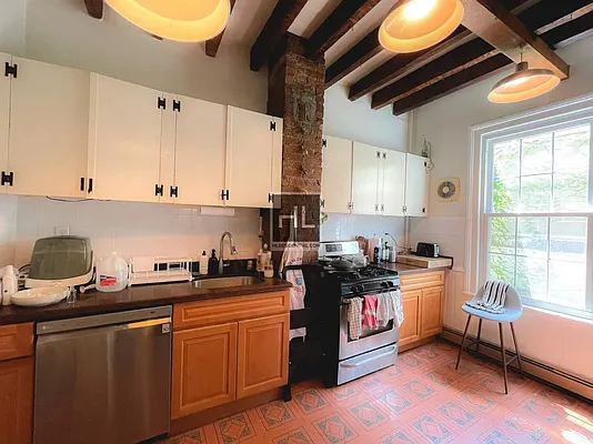 Rented by Highline Residential | media 2