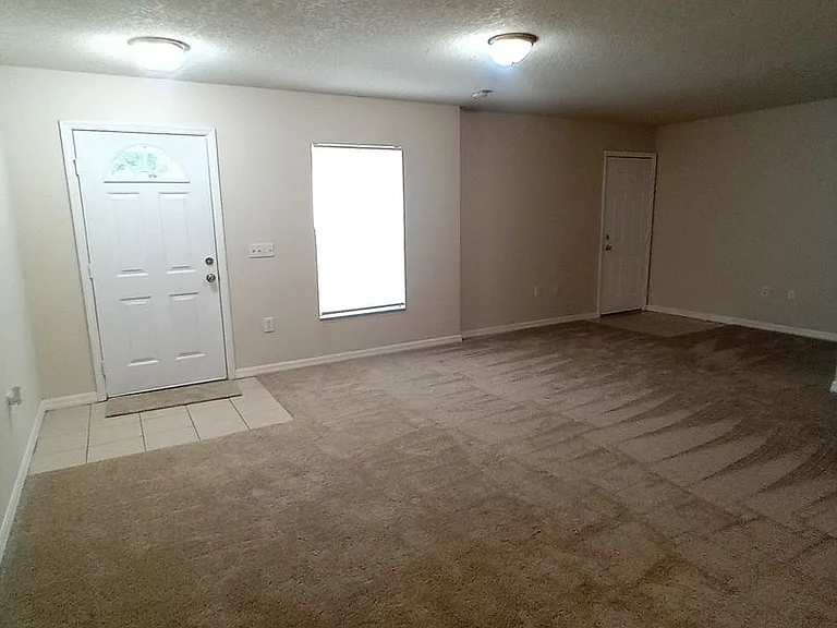 880 E Columbia Ave — Photo 6
