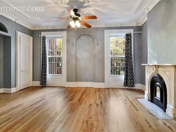 3rd image of 46 Clifton Pl #1