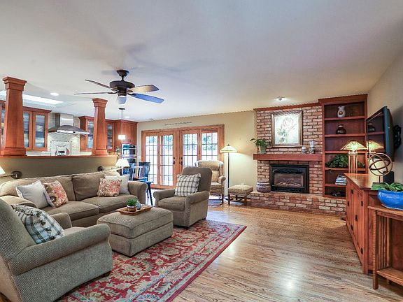 4th image of 4961 Elmwood Dr
