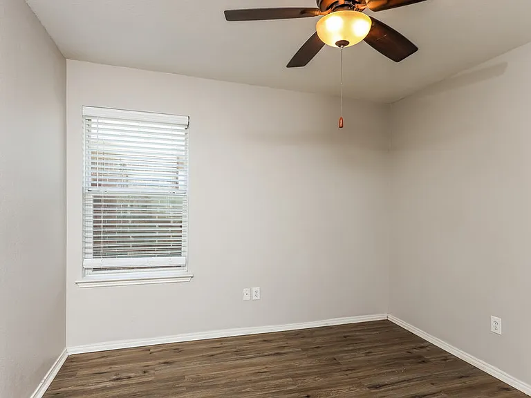 4525 Grainland Ct — Photo 12