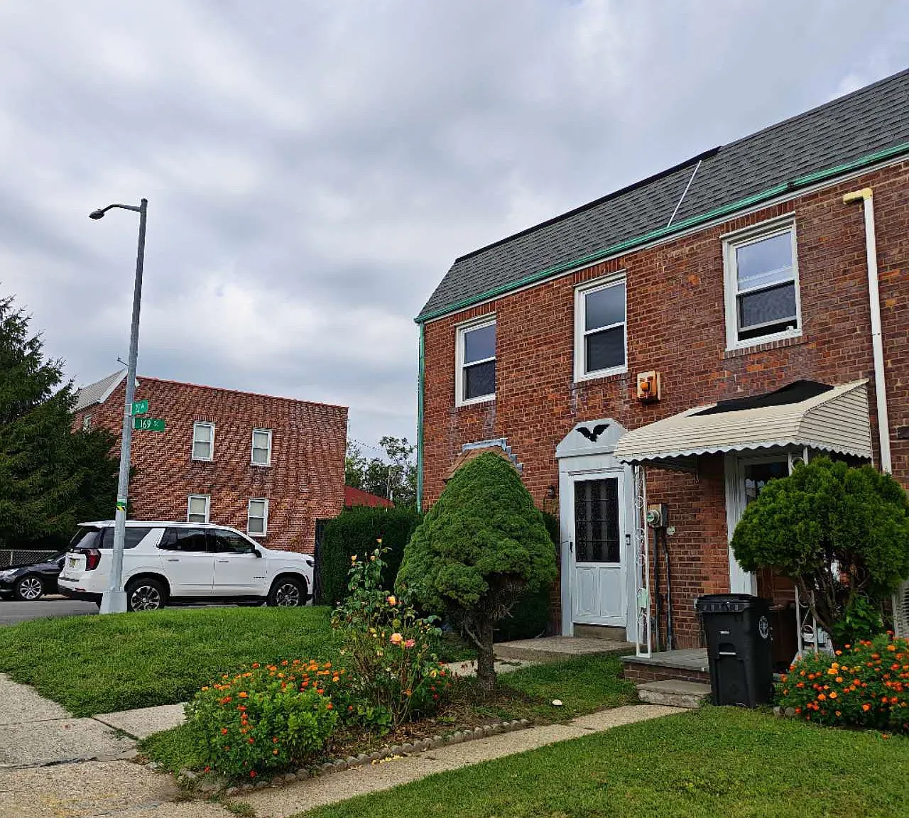 22nd Ave, Whitestone — Photo 1