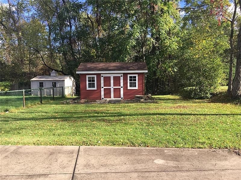 2nd image of 675 Linda Dr