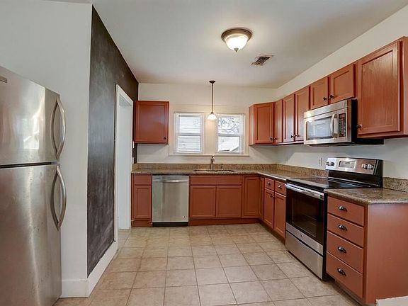 5th image of 605 West St