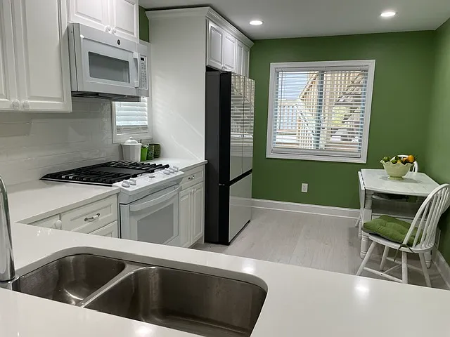 2 bed, $2,900 — Photo 2