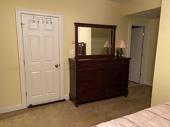 Master room Dresser