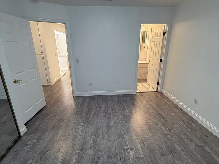 605 Iris Ave #2 — Photo 11