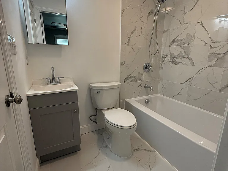 215 Walnut St — Photo 16