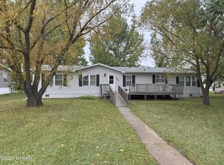 4924 Iron Gate Ct, Grand Forks, ND 58203