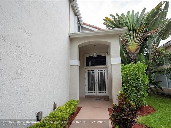 Entry walkway to impact front door