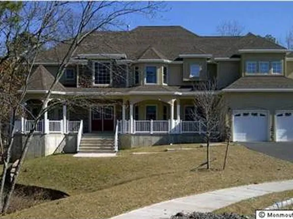 1 Waltham Dr, Tinton Falls, NJ 07724