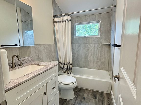 3rd image of 176 Rye Ave Floor 2