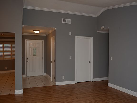 3rd image of 8184 Steinbeck Way