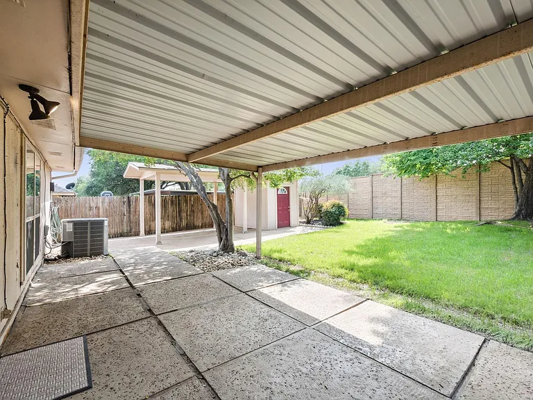 817 Blessing Creek Dr — Photo 13