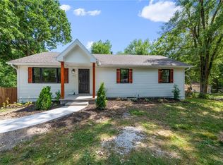 2841 SW Scherer Rd, Lees Summit, MO 64082