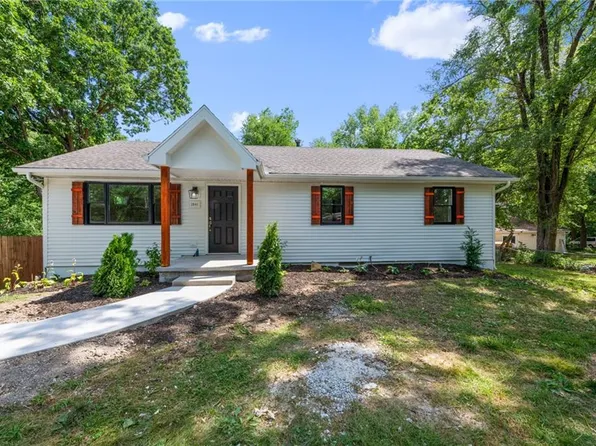 2841 SW Scherer Rd, Lees Summit, MO 64082