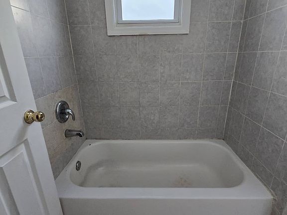 5th image of 218 Bowers St #2