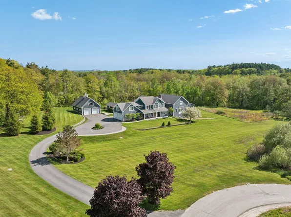 10 Jameson Drive, Falmouth, ME 04105