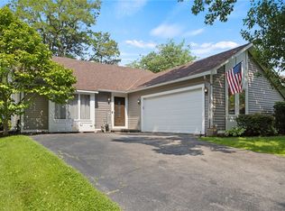 9 Hepatica Ln, West Henrietta, NY 14586