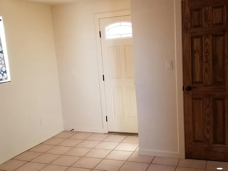 Entry can be second bedroom, living room, or large office
