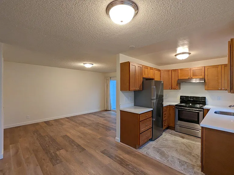 Oxford-Cedar Apartments — Photo 26