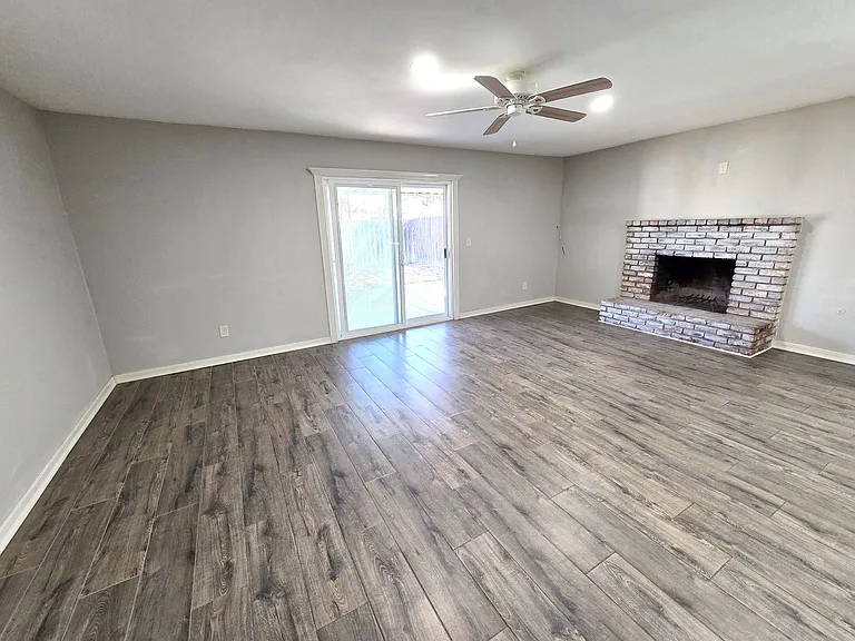 1800 W School Ave — Photo 2