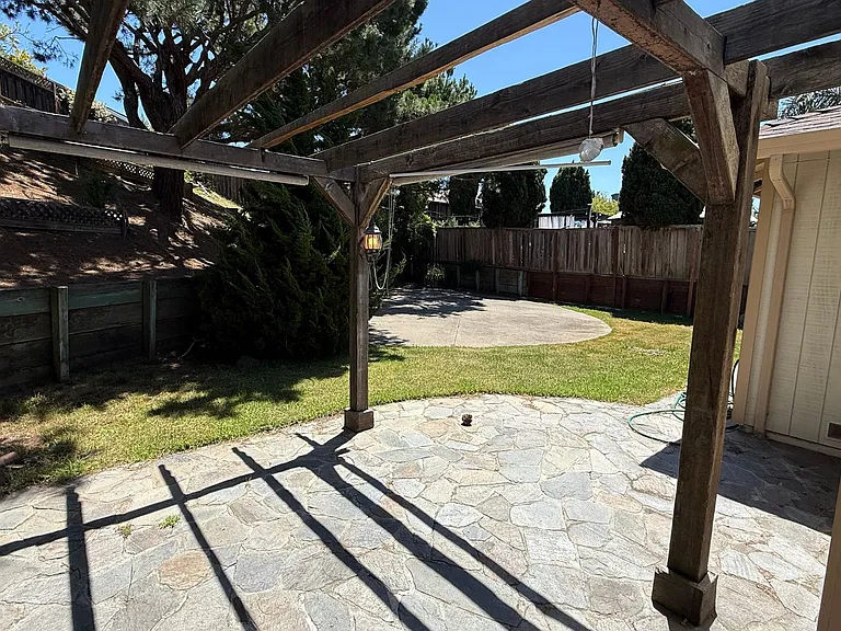 6252 Ridgemont Dr — Photo 34