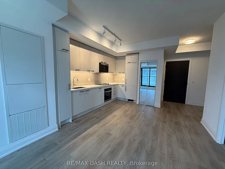 20 Soudan Ave #1208 — Photo 15