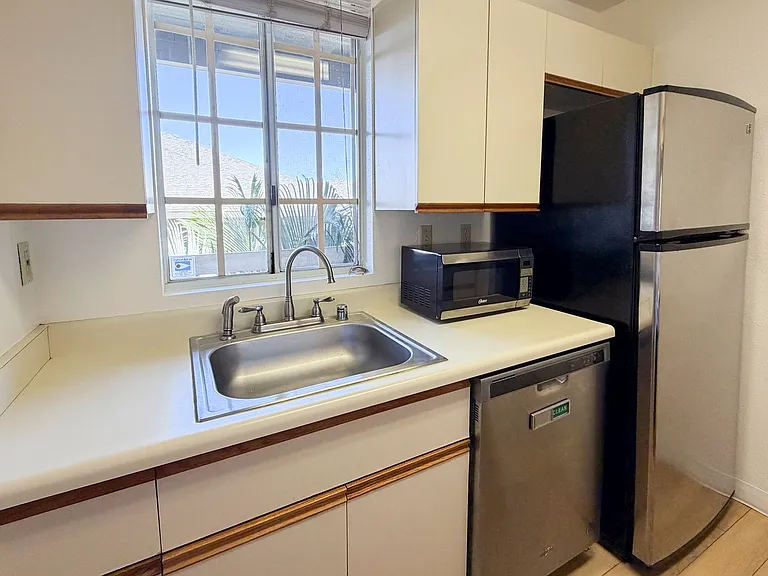 140 Uwapo Rd #19-203 — Photo 11