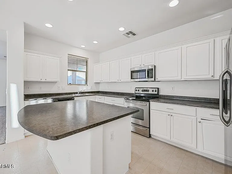 7060 S 7th Ln — Photo 6