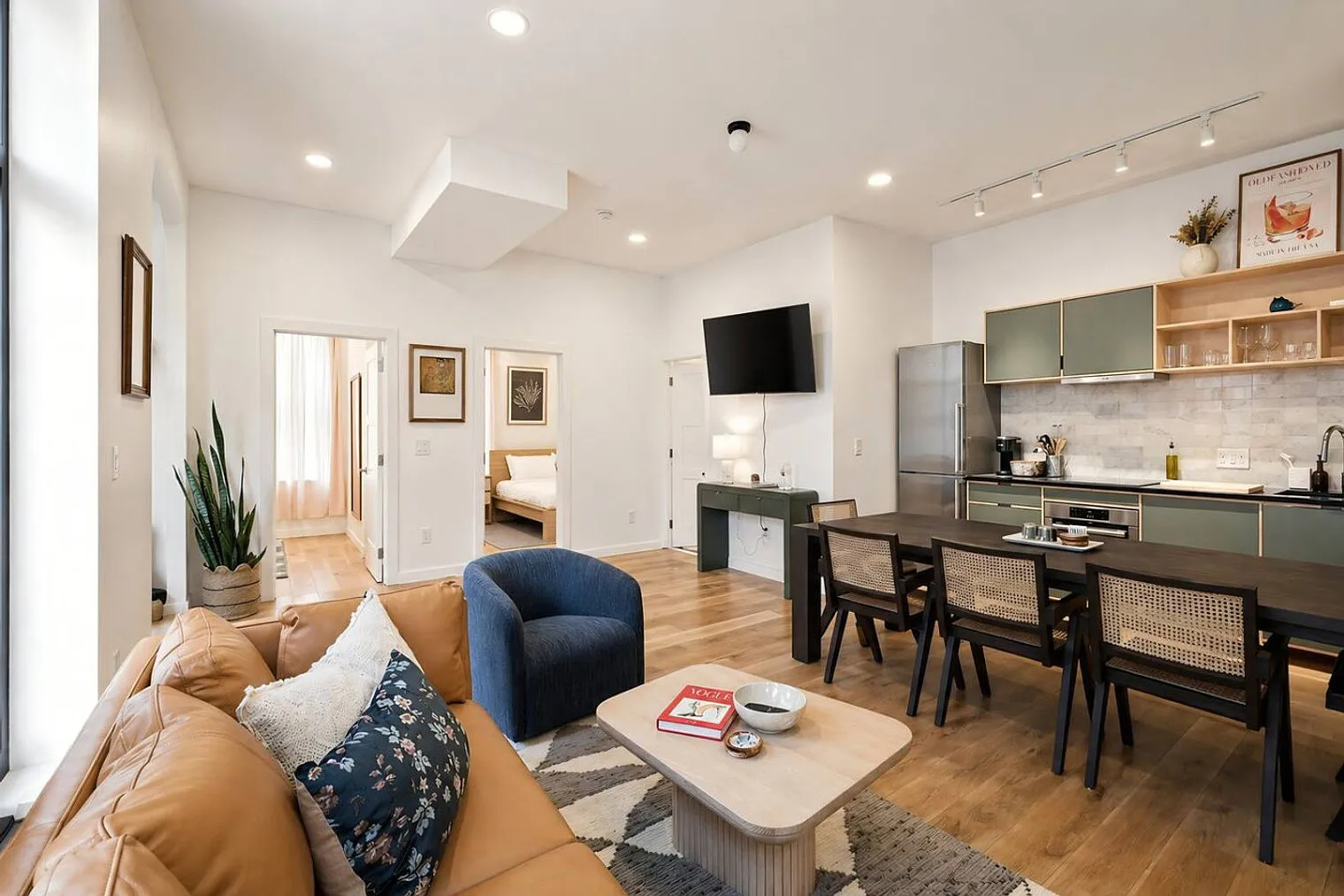 2 bed, 1.0 bath, $3,818 — Photo 1