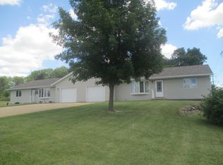 332-334 Edgerton Rd, Edgerton, WI 53534