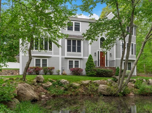 10 Heritage Ln, Cohasset, MA 02025