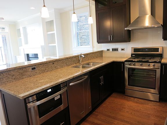 2nd image of 2746 W Belmont Ave #2