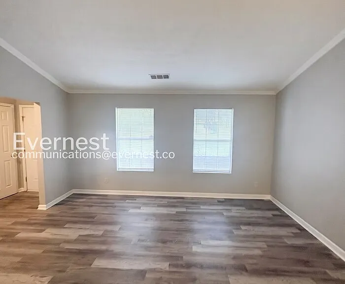 1487 Saint Dunstans Rd — Photo 5