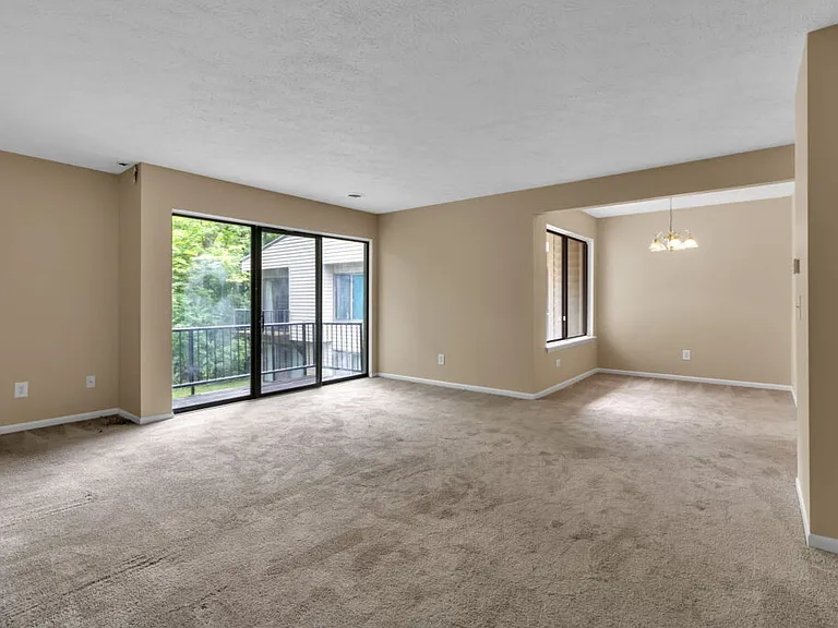 Woodhill Apartments — Photo 8