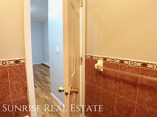 Rented by Sunrise Real Estate | media 60