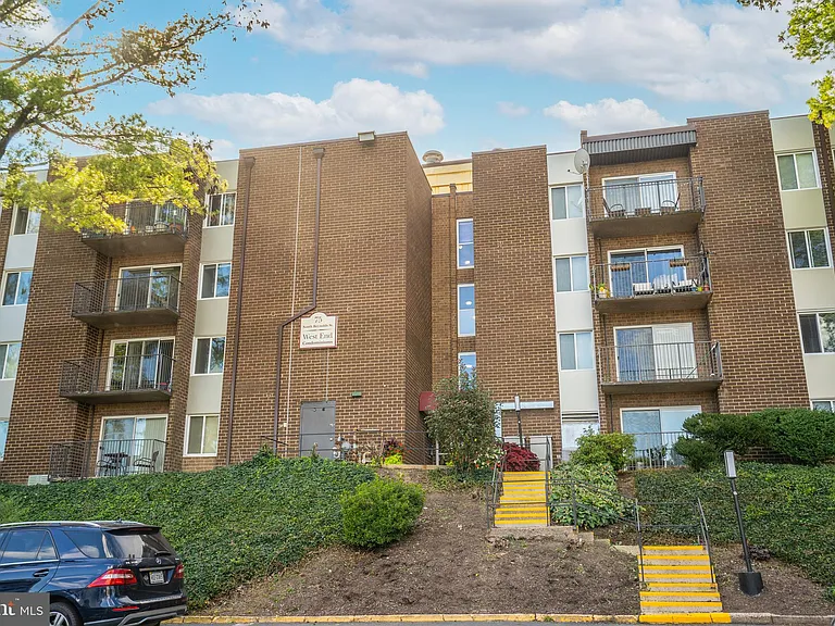 75 S Reynolds St #403 — Photo 1