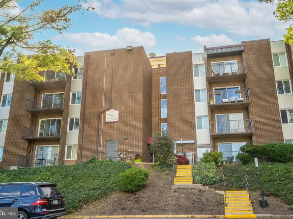 75 S Reynolds St APT 403, Alexandria, VA 22304