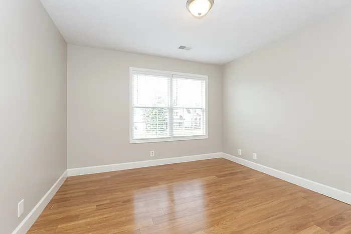 2057 Aberdeen Cir — Photo 13