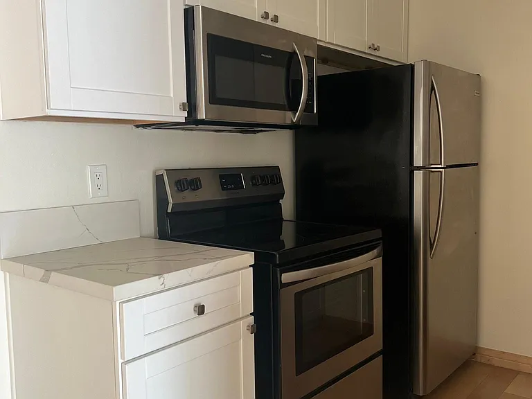 533 Ashland Ave #206 — Photo 2