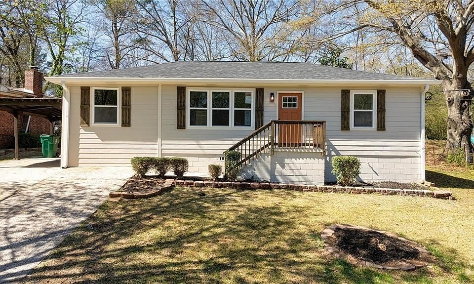 1st image of 2215 Gordon Cir SE