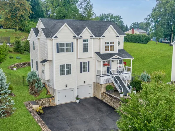 18 Tanyas Court, Monroe, NY 10950