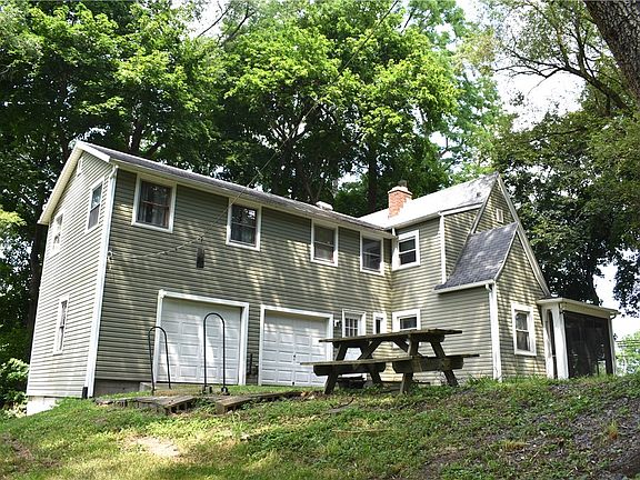 2nd image of 858 Ridge Rd