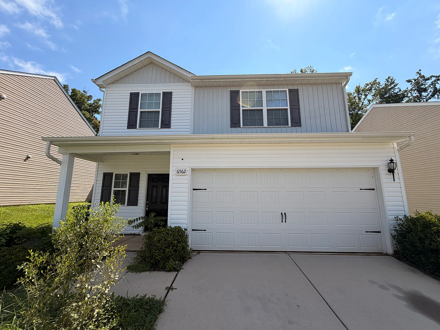 4 bed, 2000 sqft, $1,999 — Photo 1