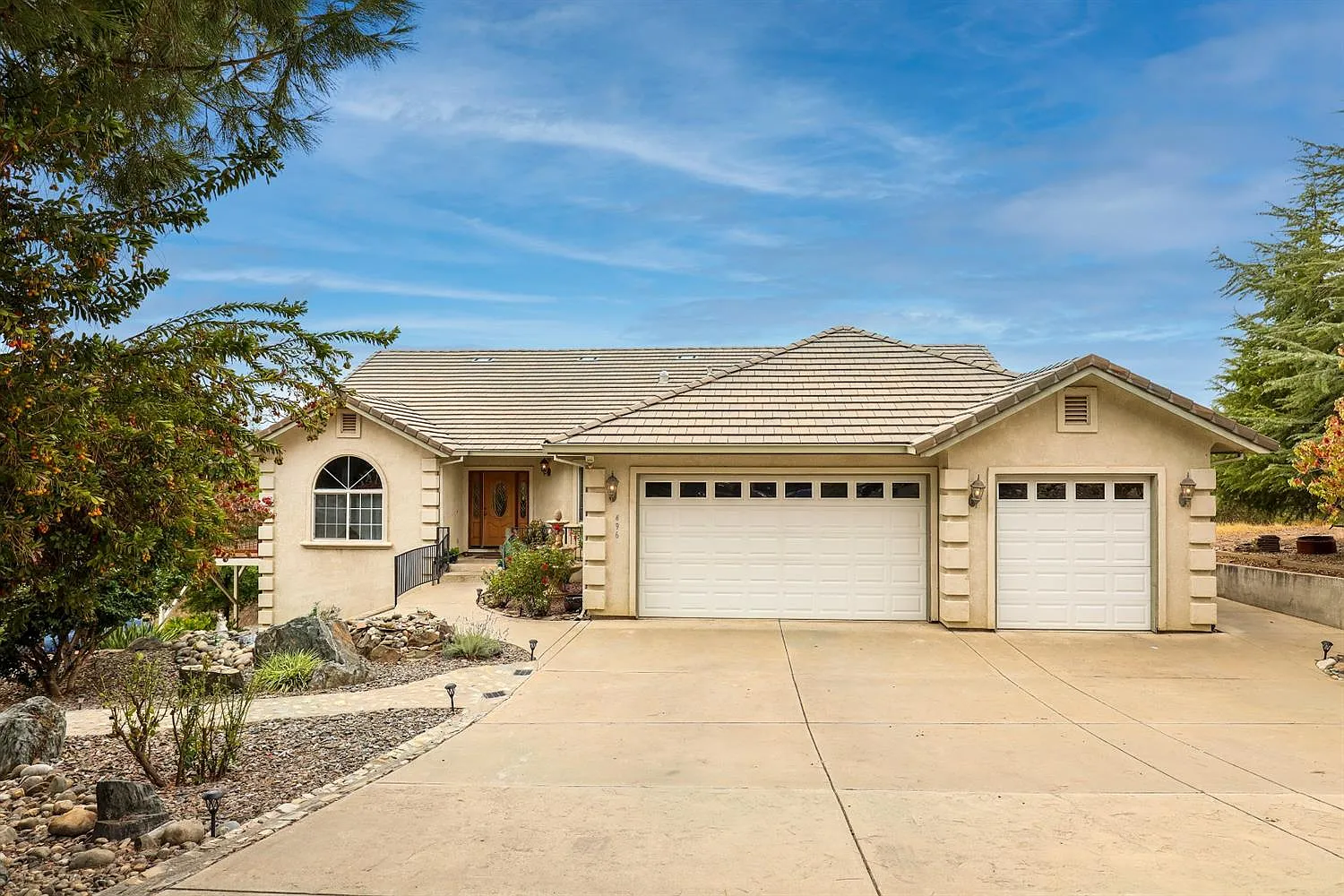 496 Haggin Ct photo 1