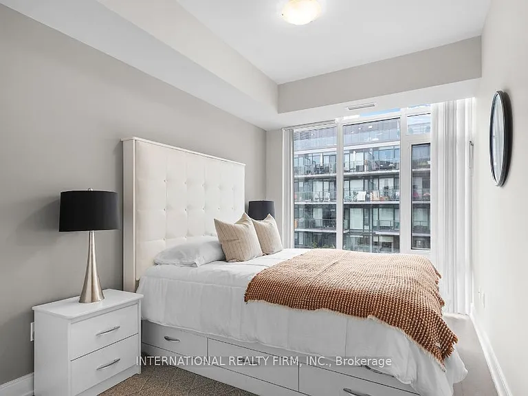 525 Adelaide St W #LPH35 — Photo 17