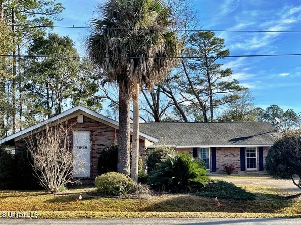 7918 Ewa Pl, Diamondhead, MS 39525